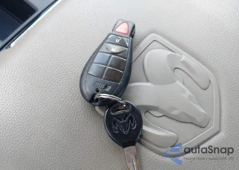 2010 Dodge Ram 1500 Slt/Sport/Trx из США, поврежденный, VIN 1D7RB1CT2AS145209